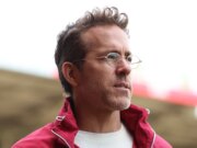 Ryan Reynolds dona £ 10.000 alla raccolta fondi dell’adolescente di Wrexham