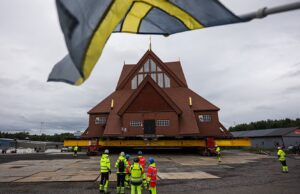 Una città svedese viene spostata, edificio dopo edificio, a causa della spinta dei minerali europei