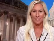 Marjorie Taylor Greene critica la donna MAGA dicendo che le loro “labbra e seni gonfi” la mettono “a disagio”