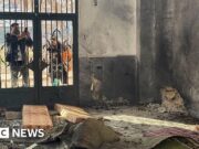 Esplosione in una moschea siriana durante la preghiera del venerdì: almeno otto morti