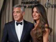 George Clooney, sua moglie e i loro gemelli hanno ottenuto la cittadinanza francese