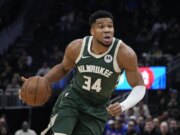 I Bucks F Giannis Antetokounmpo tornano alla formazione titolare contro i Bulls