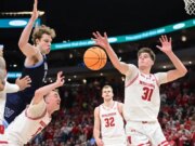 Il Wisconsin pareggia Milwaukee nell’ultima partita della stagione senza conferenza