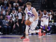 Keyonte George segna 31 punti, compreso il vincitore finale, come Jazz edge Pistons