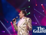 Canzoni sull’amore, la povertà e il nuoto nel limone Bacardi: il ‘levenslied’ olandese cattura una nuova generazione