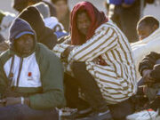 I giganti della tecnologia statunitensi consigliano ai lavoratori stranieri di non lasciare il paese – media