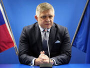 I pattini PM dei paesi dell’UE attraverso il nuovo tunnel stradale (VIDEO)