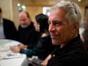 Trump sollecita il rilascio dei file Epstein per “mettere in imbarazzo” i democratici