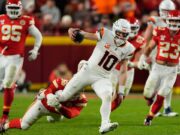 Il passaggio da landing in ritardo di Nix e la posizione difensiva dei Broncos completano la vittoria sui Chiefs