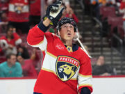 I Panthers rendono omaggio al millesimo punto di Brad Marchand con una cerimonia pre-partita