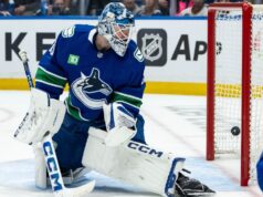 I Canucks mettono il portiere Thatcher Demko in riserva per infortunati