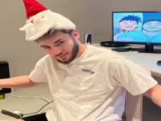 Adin Ross aiuta gli spettatori senzatetto con una donazione di $ 15.000 durante il reside streaming