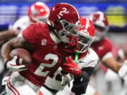 Il ricevitore Star Broad dell’Alabama spegne le voci di trasferimento