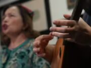 Rapporto: La Cina minaccia la detenzione nello Xinjiang per le canzoni uigure vietate