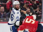La NHL multa Lundell dei Panthers e Sabourin dei Lightning dopo la feroce battaglia della Florida