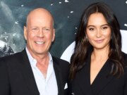 La moglie di Bruce Willis cube che la gioia del Natale può sembrare “aggrovigliata in una rete di dolore” durante la sua battaglia contro la demenza