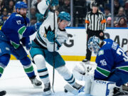 I guai sul ghiaccio casalingo di Canucks continuano in sconfitta contro gli Sharks: “Non abbastanza buono”
