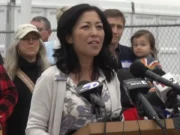 Incontra la donna di Los Angeles che usa il pickleball per ricostruire la sua comunità dopo l’incendio di Eaton