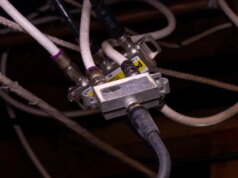 Addio Wi-Fi: questo adattatore a basso costo ti consente di configurare una rete cablata senza utilizzare Ethernet