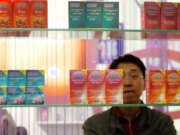 La Cina tasserà i contraccettivi nel tentativo di migliorare i tassi di natalità