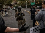 Trump afferma che la Guardia Nazionale lascerà Chicago, Los Angeles e Portland