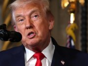 Trump suggerisce di ritirare le licenze se le reti lo sono "quasi 100% negativo" su di lui