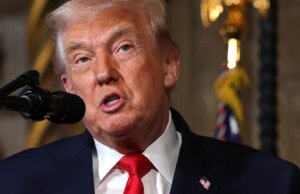 Trump suggerisce di ritirare le licenze se le reti lo sono "quasi 100% negativo" su di lui