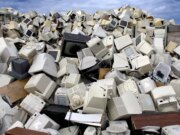 Smetti di accumulare vecchi pc e stampanti. Come riciclare gratuitamente i dispositivi elettronici