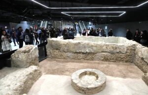 La città turistica più importante del mondo trasforma le antiche rovine in parte del tragitto quotidiano in metropolitana