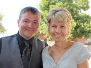 Un uomo ha inscenato uno strano incidente stradale per coprire l’omicidio della moglie?