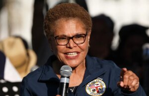 Il sindaco di Los Angeles Bass lamenta lo storico aumento del reclutamento delle pattuglie di frontiera latine attraverso il confine meridionale