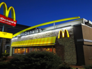 Nonno del Nebraska ucciso in uno “strano incidente” al drive-thru di McDonald’s