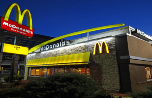 Nonno del Nebraska ucciso in uno “strano incidente” al drive-thru di McDonald’s