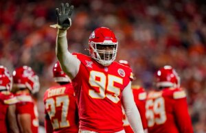 Il compagno di squadra di Travis Kelce nei Chiefs lancia un appello emotivo affinché la stella giochi un altro anno