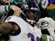 I Ravens sfruttano i quattro landing di Derrick Henry per mantenere vive le speranze di playoff