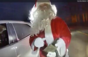 Babbo Natale con CCW viene fermato, cube al vicesceriffo dell’Ohio “devi proteggerti” durante la fermata del traffico festiva