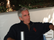 cube il Dipartimento di Giustizia "oltre un milione di documenti in più" trovato potenzialmente correlato a Epstein