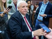 Il senatore Jim Justice afferma che i repubblicani sono “pessimi” nel sapere cosa pensano gli americani di tutti i giorni sull’assistenza sanitaria