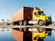 I camionisti migranti fanno causa al DMV della California per l’annullamento delle patenti di guida commerciali