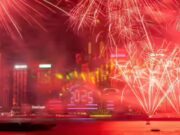 Hong Kong risuona nel 2026 senza fuochi d’artificio dopo l’incendio più mortale degli ultimi decenni