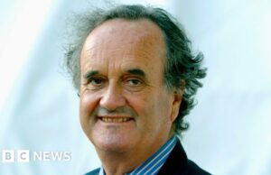Tributi si riversano in tutta l’India per il venerato conduttore televisivo della BBC Sir Mark Tully