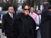 Rihanna è l’epitome dell’eleganza in un abito nero con volant e occhiali da sole mentre si unisce advert Anya-Taylor Pleasure, Jennifer Lawrence e Karlie Kloss alla sfilata Dior costellata di stelle durante la PFW
