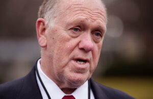 Trump manda Tom Homan in Minnesota per gestire l’ICE dopo l’uccisione di Alex Pretti