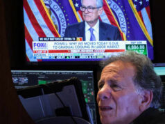 Perché il mercato azionario continua advert alzare le spalle mentre Trump semina ulteriore caos politico