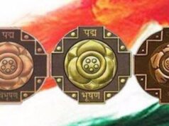 Famiglia, discepoli del defunto ballerino folks Vishwa Bandhu felici della sua selezione per Padma Shri