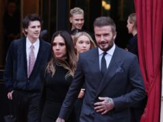 La famiglia Beckham si è riunita a Parigi senza Brooklyn dopo la dichiarazione bomba
