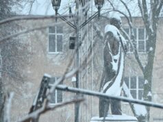 Un drone russo ha quasi colpito un monumento nazionalista a Leopoli, in Ucraina