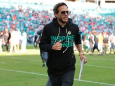 Mike McDaniel è stato assunto come coordinatore offensivo dei Chargers