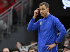 Il Duca n. 6 si riprende dalla partenza lenta e sconfigge il SMU n. 24