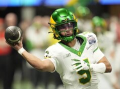 Il quarterback Dante Moore resta all’Oregon e determine di non entrare nel draft NFL